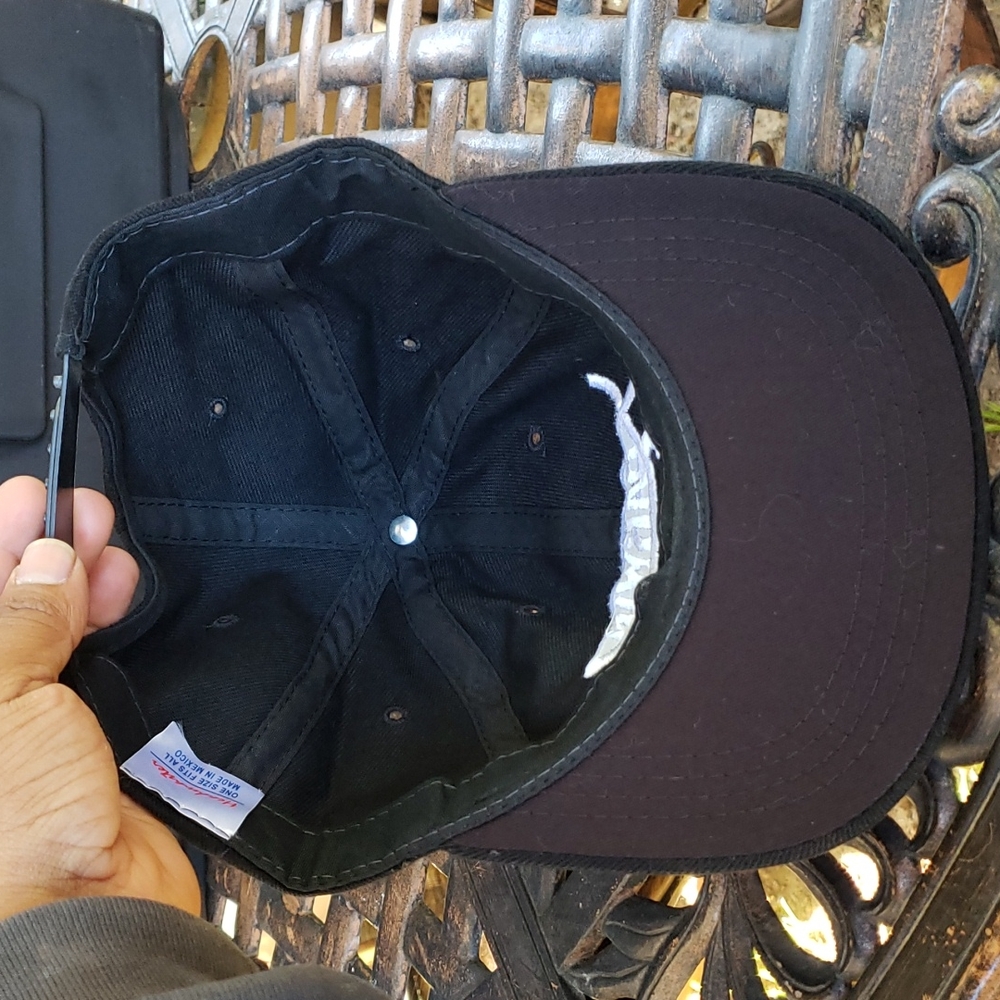 DARWIN hat - Picture 3 of 5